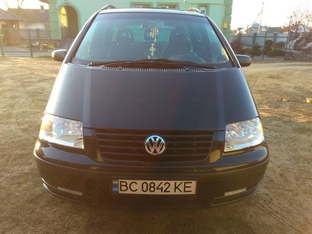 Volkswagen Sharan 2001  випуску Львів з двигуном 2 л  мінівен механіка за 6200 долл. 
