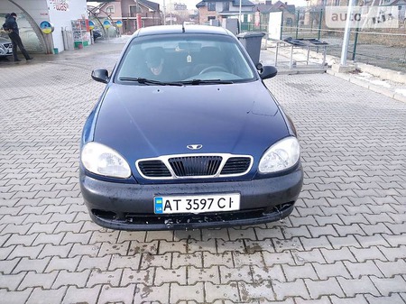 Daewoo Lanos 2005  випуску Івано-Франківськ з двигуном 1.5 л бензин седан механіка за 1999 долл. 