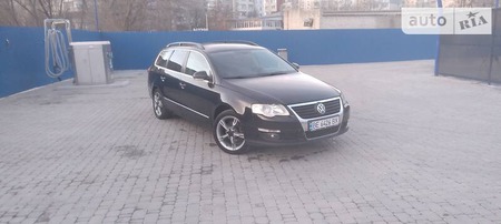 Volkswagen Passat 2005  випуску Херсон з двигуном 2 л дизель універсал механіка за 6300 долл. 