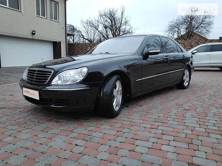 Mercedes-Benz S 500 2005  випуску Миколаїв з двигуном 5 л бензин седан автомат за 13700 долл. 