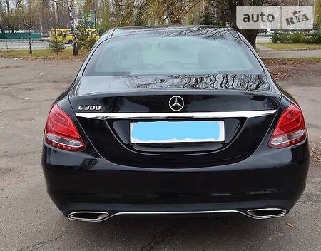 Mercedes-Benz C 300 2018  випуску Київ з двигуном 2 л бензин седан автомат за 28400 долл. 