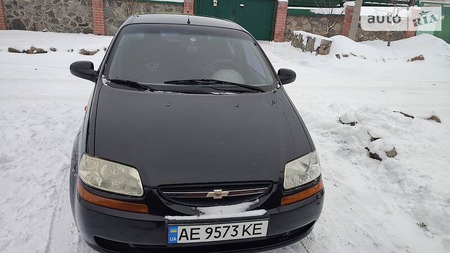 Chevrolet Aveo 2004  випуску Дніпро з двигуном 1.5 л бензин седан механіка за 4300 долл. 