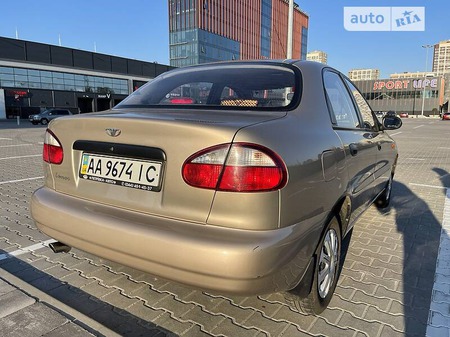 Daewoo Lanos 2008  випуску Київ з двигуном 0 л бензин седан механіка за 5000 долл. 