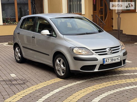 Volkswagen Golf Plus 2005  випуску Івано-Франківськ з двигуном 1.4 л бензин хэтчбек механіка за 6100 долл. 