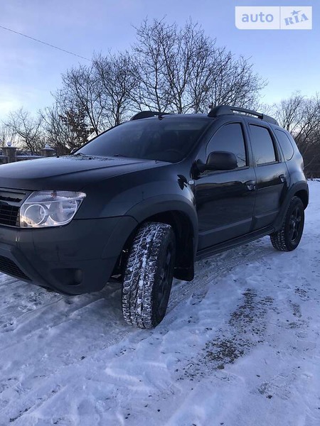 Dacia Duster 2011  випуску Івано-Франківськ з двигуном 1.6 л  позашляховик механіка за 8888 долл. 