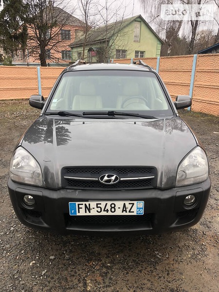 Hyundai Tucson 2007  випуску Луцьк з двигуном 2 л дизель позашляховик механіка за 8400 долл. 