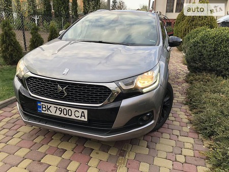 Citroen DS4 2016  випуску Львів з двигуном 1.6 л дизель позашляховик автомат за 17500 долл. 