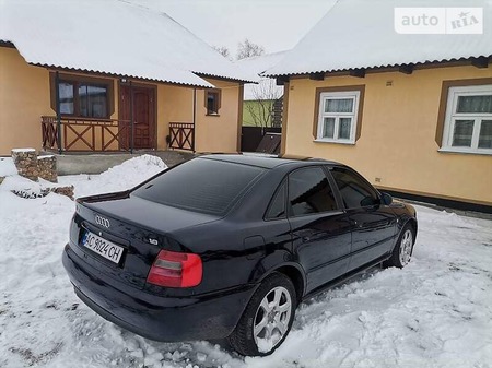 Audi A4 Limousine 1996  випуску Львів з двигуном 1.6 л бензин седан механіка за 3950 долл. 