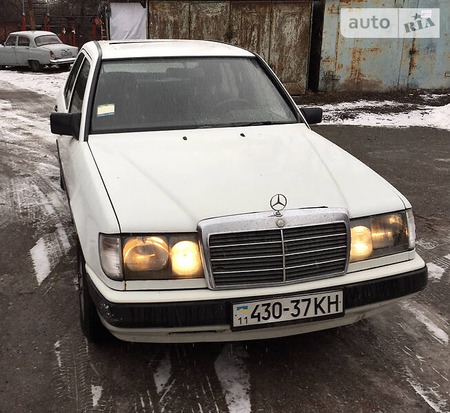 Mercedes-Benz E 250 1988  випуску Київ з двигуном 0 л дизель седан механіка за 2100 долл. 