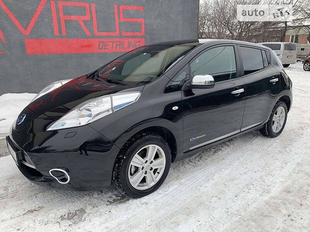 Nissan Leaf 2013  випуску Тернопіль з двигуном 0 л електро хэтчбек автомат за 9500 долл. 