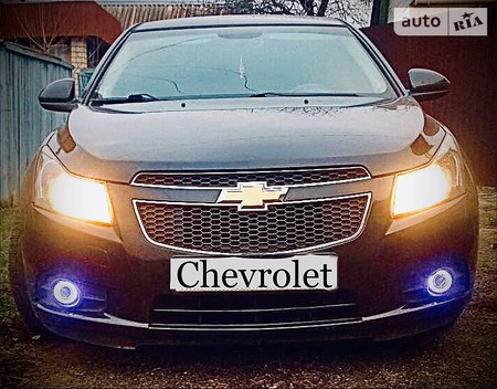 Chevrolet Cruze 2014  випуску Харків з двигуном 1.4 л бензин седан автомат за 10500 долл. 