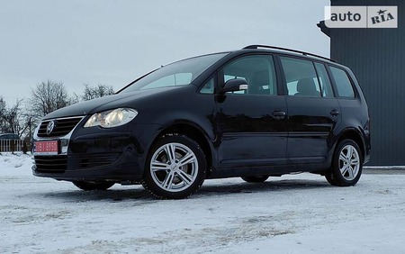 Volkswagen Touran 2007  випуску Львів з двигуном 1.4 л бензин мінівен механіка за 7300 долл. 