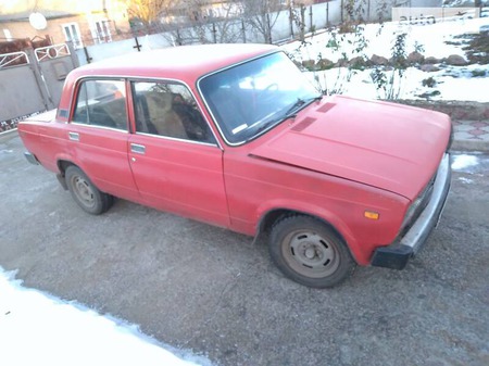 Lada 2105 1983  випуску Кропивницький з двигуном 1.3 л бензин седан механіка за 1100 долл. 