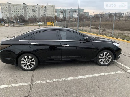 Hyundai Sonata 2013  випуску Запоріжжя з двигуном 2 л бензин седан автомат за 11200 долл. 