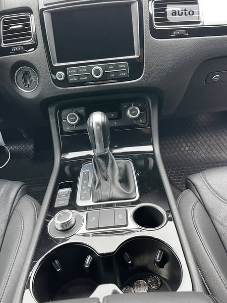Volkswagen Touareg 2017  випуску Черкаси з двигуном 3 л дизель позашляховик автомат за 38800 долл. 