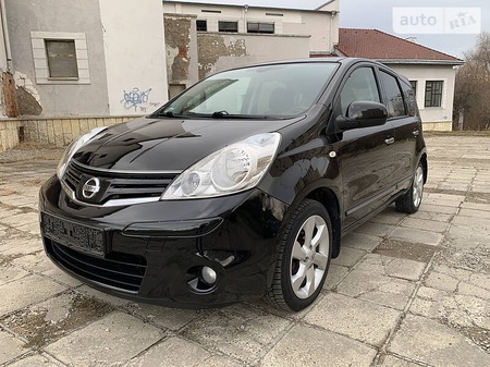 Nissan Note 2011  випуску Чернівці з двигуном 1.5 л дизель універсал механіка за 8750 долл. 