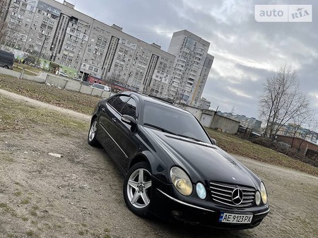 Mercedes-Benz E 240 2002  випуску Дніпро з двигуном 2.4 л бензин седан  за 6100 долл. 