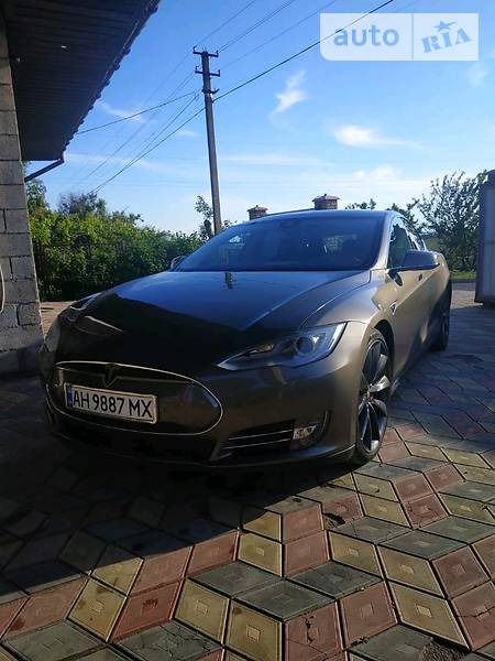 Tesla S 2015  випуску Донецьк з двигуном 0 л електро хэтчбек  за 36000 долл. 