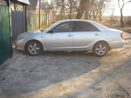 Toyota Camry 2002  випуску Донецьк з двигуном 2.4 л  седан механіка за 6350 долл. 