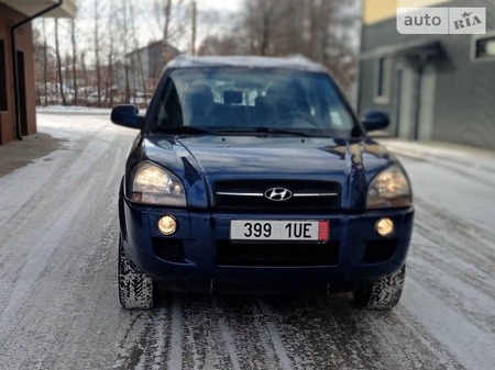 Hyundai Tucson 2004  випуску Івано-Франківськ з двигуном 2 л бензин позашляховик механіка за 6650 долл. 