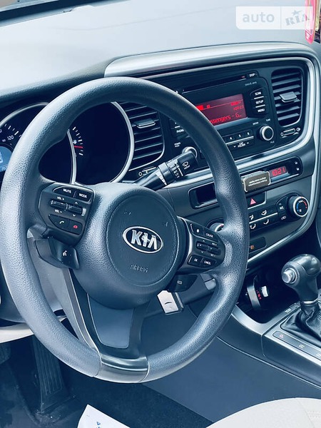 KIA Optima 2015  випуску Луганськ з двигуном 2.4 л бензин седан автомат за 10800 долл. 