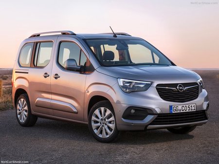 Opel Combo Life 2022  випуску  з двигуном 1.6 л дизель мінівен механіка за 736800 грн. 