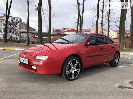Mazda 323 1995  випуску Київ з двигуном 1.8 л бензин хэтчбек автомат за 3598 долл. 