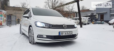 Volkswagen Touran 2017  випуску Запоріжжя з двигуном 2 л дизель мінівен автомат за 19000 долл. 