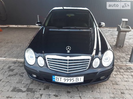 Mercedes-Benz E 220 2006  випуску Херсон з двигуном 2.1 л дизель седан автомат за 11000 долл. 