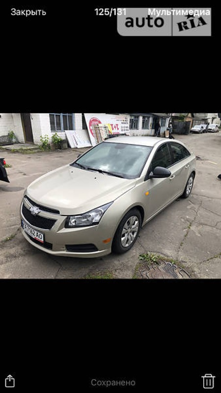 Chevrolet Cruze 2014  випуску Київ з двигуном 1.8 л бензин седан автомат за 6999 долл. 