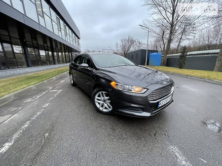 Ford Fusion 2015  випуску Київ з двигуном 2.5 л бензин седан автомат за 13200 долл. 