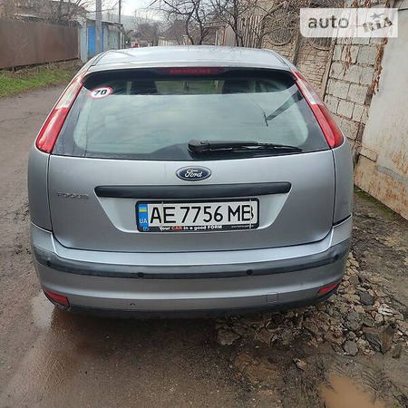 Ford Focus 2005  випуску Дніпро з двигуном 1.6 л бензин хэтчбек механіка за 4900 долл. 