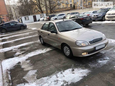 Daewoo Lanos 2004  випуску Київ з двигуном 1.5 л бензин седан механіка за 3700 долл. 