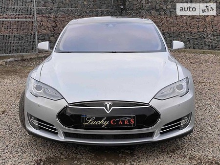 Tesla S 2015  випуску Одеса з двигуном 0 л електро седан автомат за 29500 долл. 