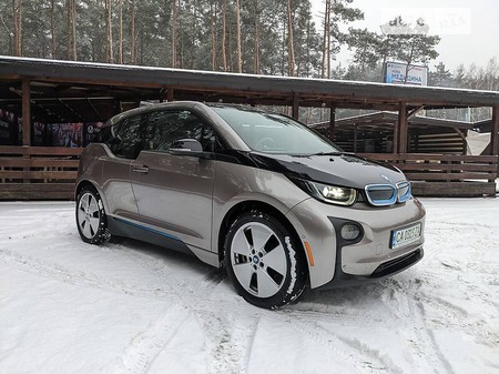 BMW i3 2015  випуску Київ з двигуном 0 л електро хэтчбек автомат за 14800 долл. 