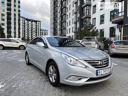 Hyundai Sonata 2013  випуску Київ з двигуном 2 л газ седан автомат за 9350 долл. 