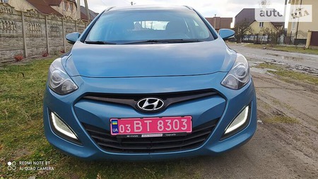 Hyundai i30 2012  випуску Луцьк з двигуном 1.6 л дизель універсал механіка за 8799 долл. 