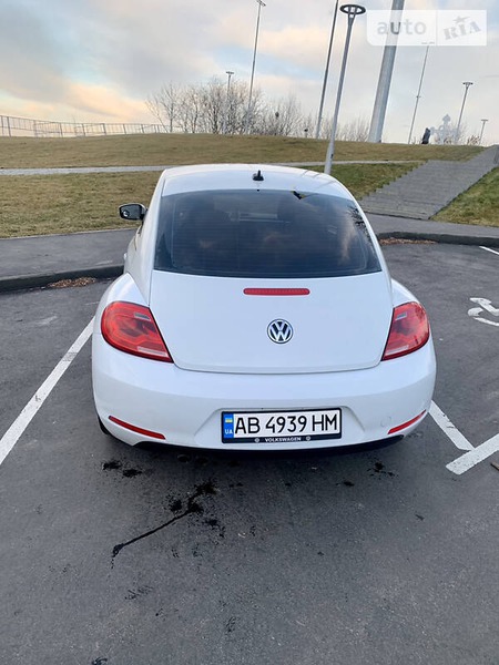 Volkswagen Beetle 2014  випуску Вінниця з двигуном 1.8 л бензин купе автомат за 12800 долл. 