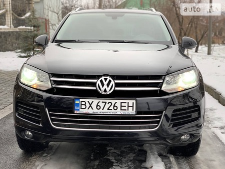 Volkswagen Touareg 2013  випуску Хмельницький з двигуном 3 л дизель позашляховик автомат за 22499 долл. 