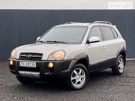 Hyundai Tucson 2006  випуску Луцьк з двигуном 2 л бензин універсал механіка за 8750 долл. 