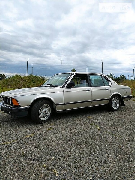 BMW 735 1983  випуску Одеса з двигуном 3.5 л бензин седан автомат за 6100 долл. 