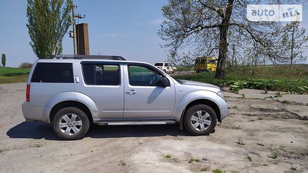 Nissan Pathfinder 2007  випуску Херсон з двигуном 2.5 л дизель позашляховик механіка за 9700 долл. 