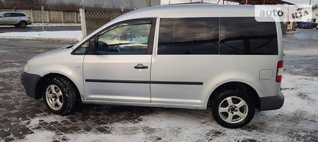 Volkswagen Caddy 2005  випуску Ужгород з двигуном 1.9 л дизель мінівен автомат за 6700 долл. 