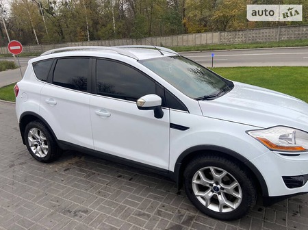 Ford Kuga 2010  випуску Київ з двигуном 2.5 л бензин позашляховик автомат за 11500 долл. 