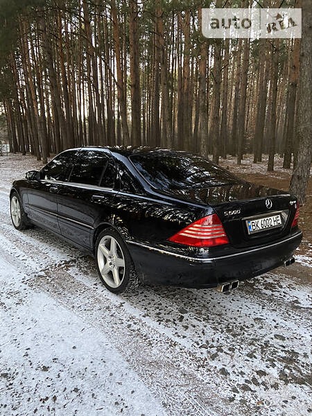 Mercedes-Benz S 500 2004  випуску Рівне з двигуном 5 л  седан автомат за 9800 долл. 