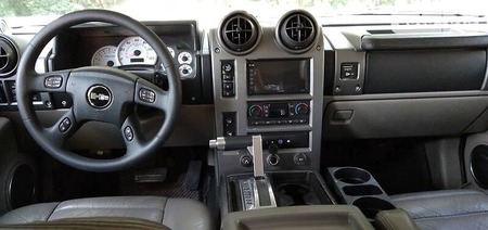 Hummer H2 2004  випуску Чернівці з двигуном 6 л  позашляховик автомат за 21700 долл. 
