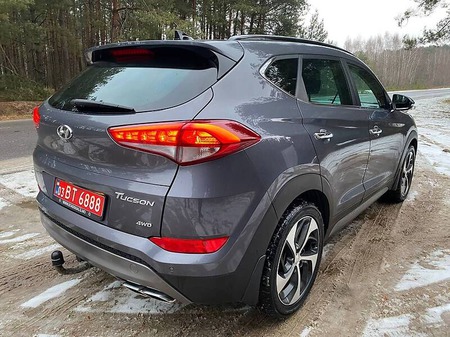 Hyundai Tucson 2015  випуску Луцьк з двигуном 2 л дизель позашляховик автомат за 14200 долл. 