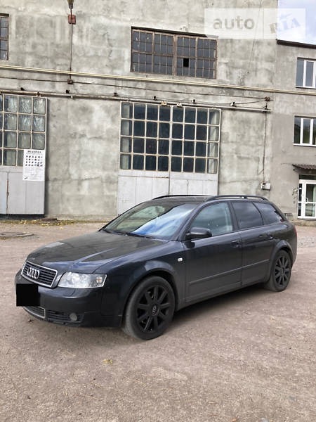 Audi A4 Limousine 2004  випуску Львів з двигуном 2.5 л дизель універсал  за 5600 долл. 