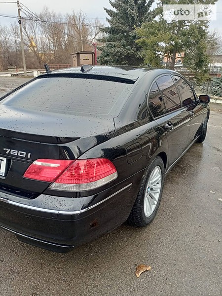 BMW 760 2005  випуску Івано-Франківськ з двигуном 6 л бензин седан автомат за 13200 долл. 