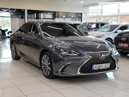 Lexus ES 350 2019  випуску Одеса з двигуном 3.5 л бензин седан автомат за 45500 долл. 